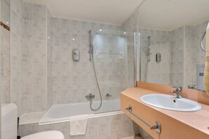 Chambre, 1 chambre, vue ville | Salle de bain