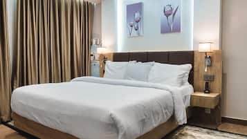 Peralatan tempat tidur premium, gebar bulu kapas, peti besi dalam bilik