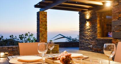 Mavrabeli Sunset Retreat, with amazing sea and sunset view, 15 minutes from port