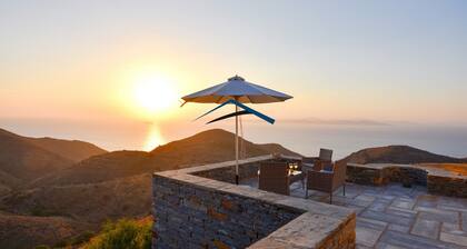 Mavrabeli Sunset Retreat, with amazing sea and sunset view, 15 minutes from port