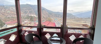 Tshongdu Boutique