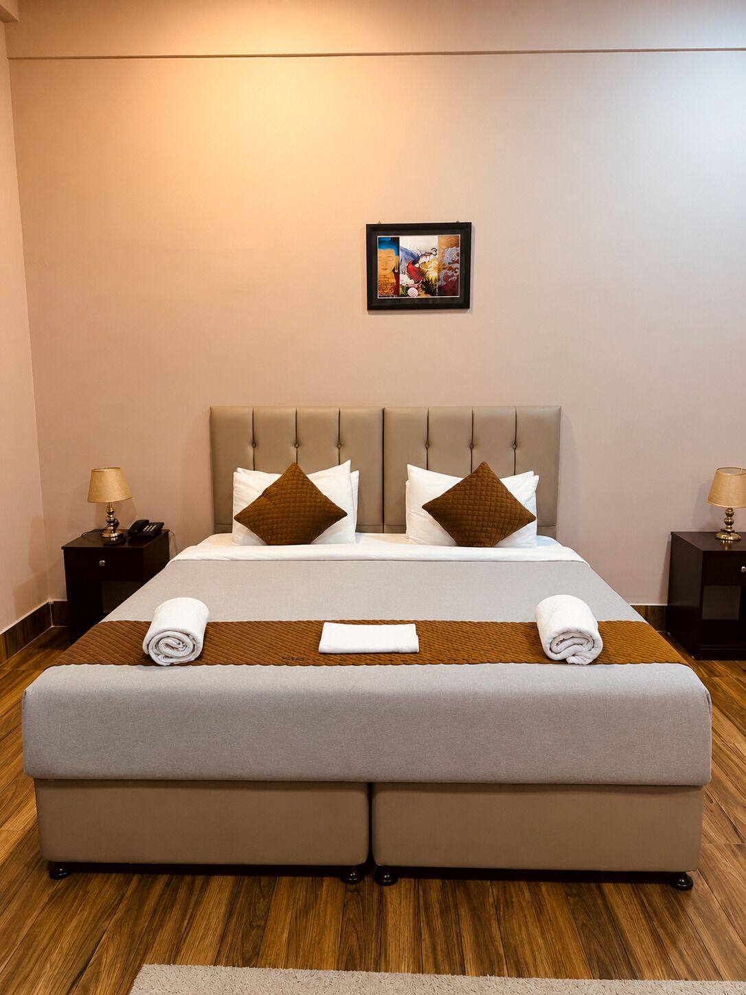 Deluxe Double Room | Minibar, individually decorated, soundproofing, iron/ironing board