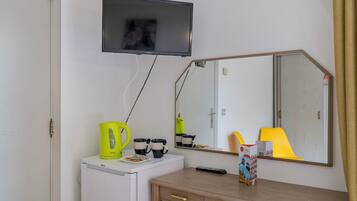 Habitación, 1 habitación, vista a la ciudad | Cocina privada