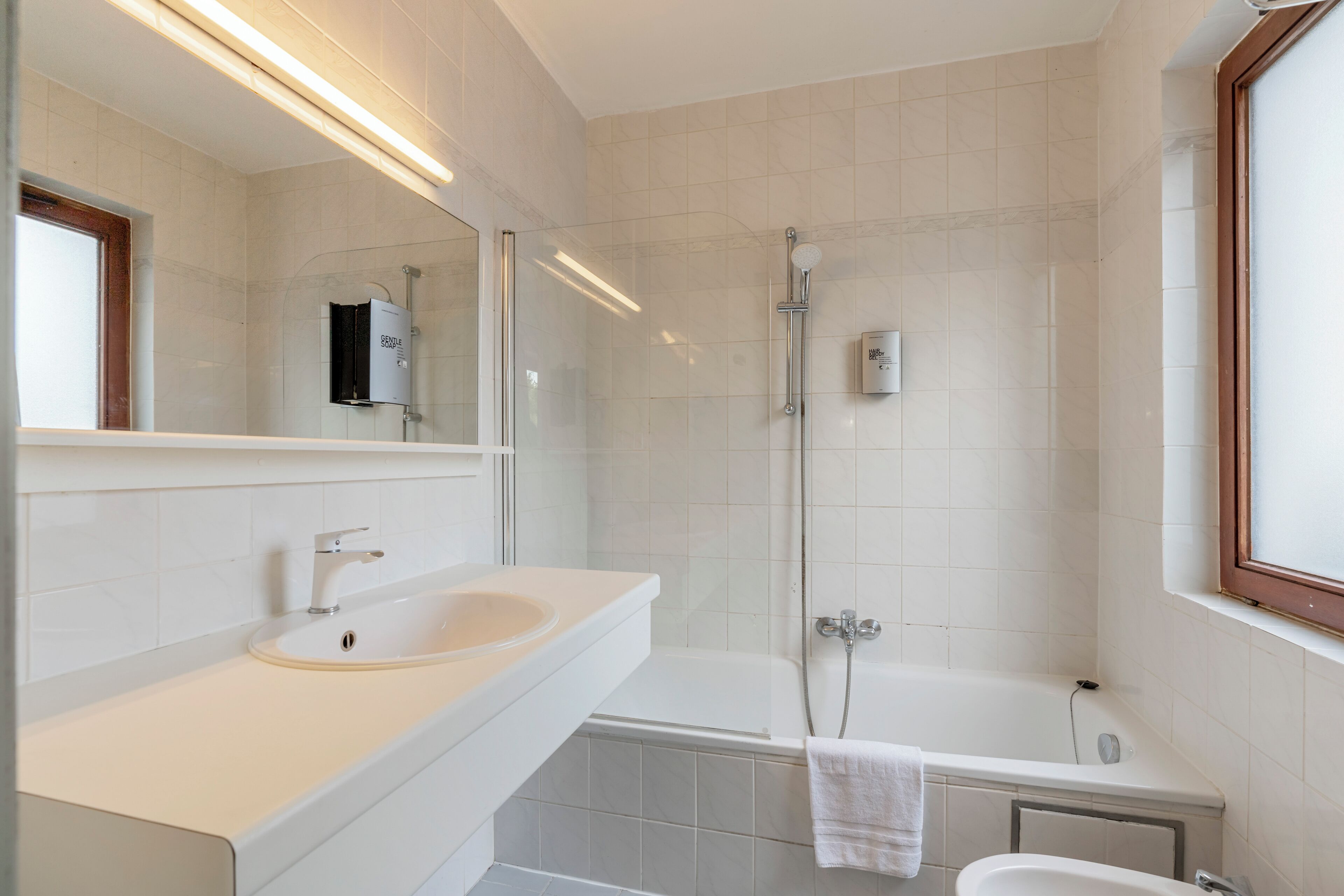 Room, 1 Bedroom, City View | Bathroom