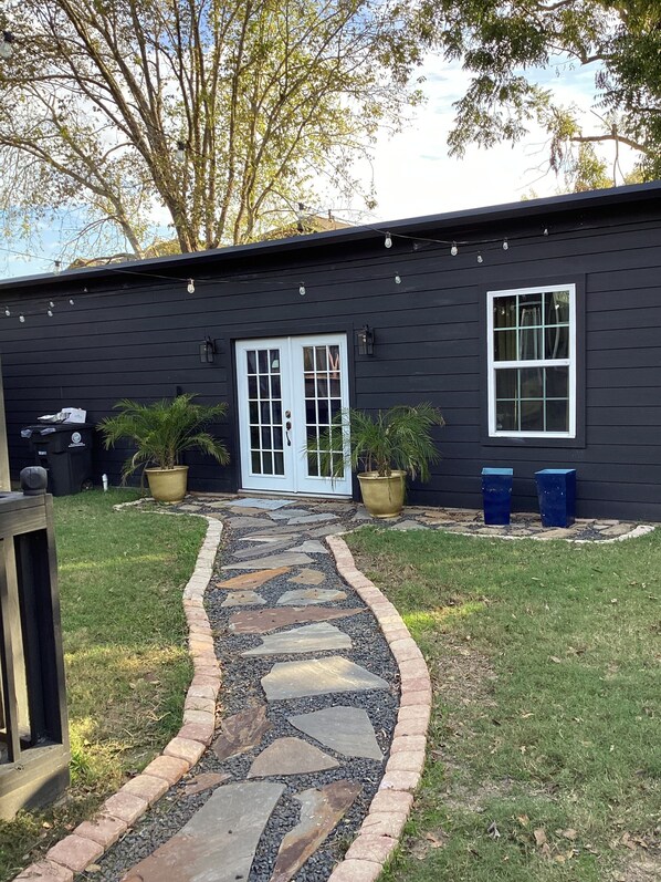 Exterior - Shelia's Studio (Houston)