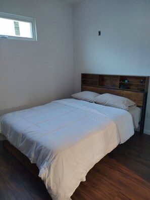 Ferros/tábuas de passar roupa, Wi-Fi, roupa de cama