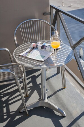 公寓 (2 Bedrooms) | 阳台