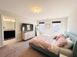 3 bedrooms, desk, iron/ironing board, WiFi