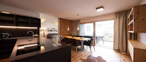 Grand Apartment | Private kitchen | Full-size fridge, oven, stovetop, dishwasher