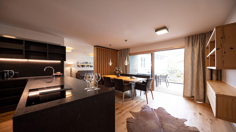 Lakeside-Luxury Apartments