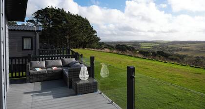 Family sized lodge,Parkdean Newquay Holiday Park. Close to beaches & attractions