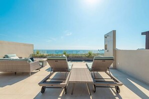 Terrace/patio - 2BR Penthouse with Private Rooftop & Seaview & Pool (Cabo San Lucas)