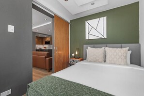 1 soverom, strykejern/-brett, reiseseng for barn og wi-fi