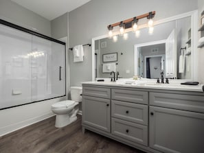 House, Accessible | Bathroom | Free toiletries, bathrobes - Mickey s Hideaway Windsor Hills Resort (Kissimmee)