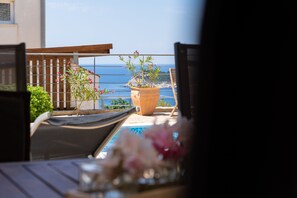 Property grounds - Sunny hill apartment with private pool and magnificent seaview (Cavtat)