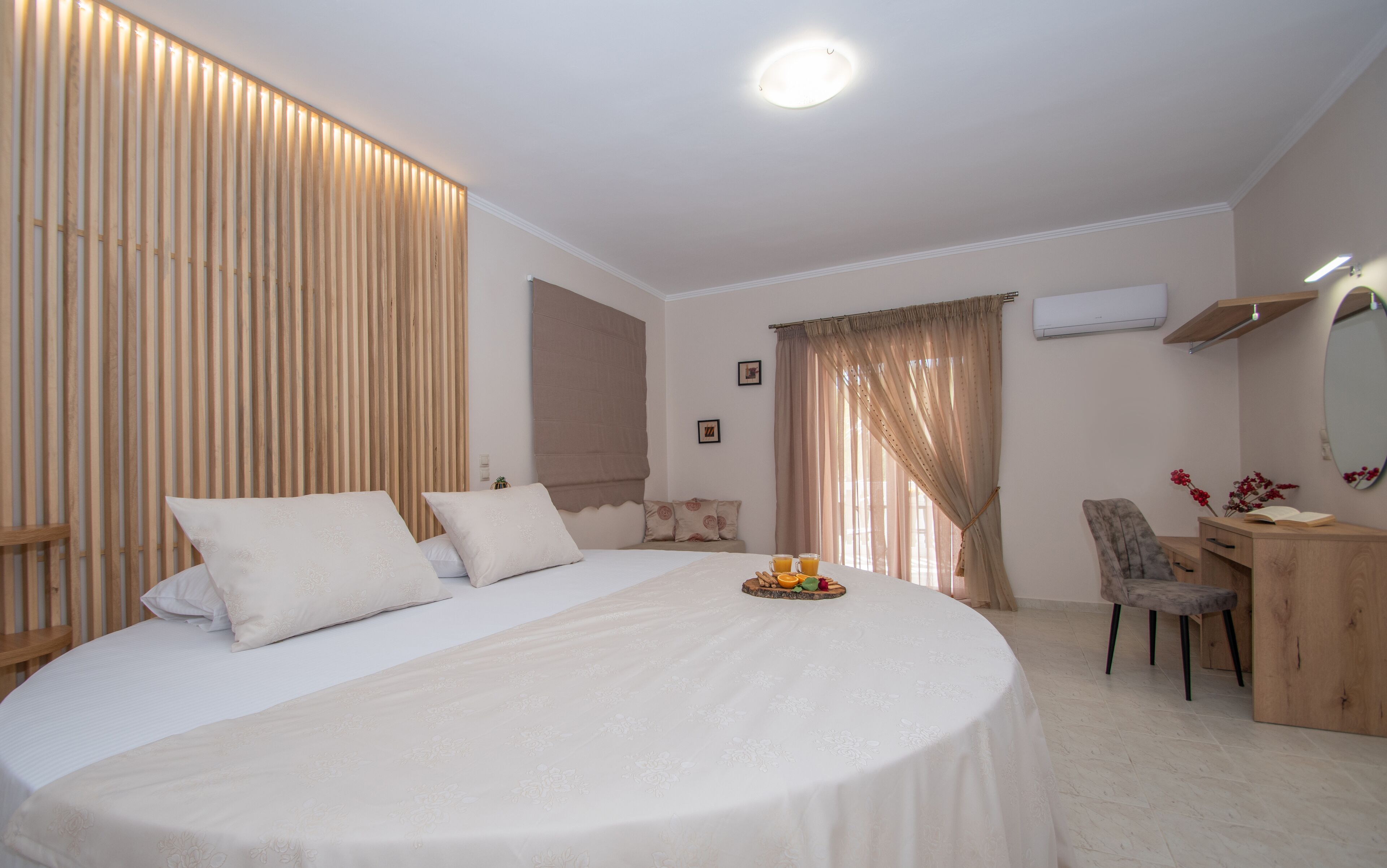 Luxury Villa | 4 bedrooms, in-room safe, desk, soundproofing