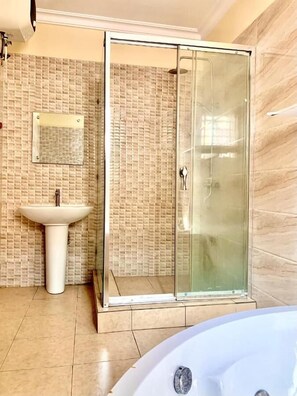 Classic Room | Bathroom
