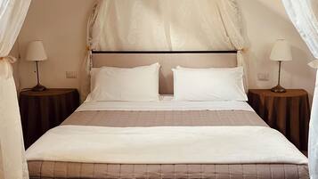 Grand Suite | Minibar, desk, iron/ironing board, free WiFi