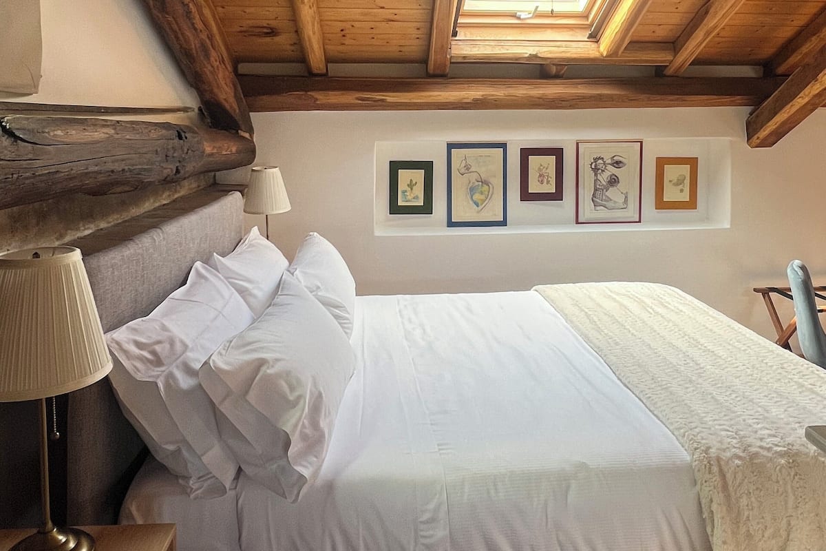 Superior Duplex | 1 bedroom, minibar, desk, iron/ironing board