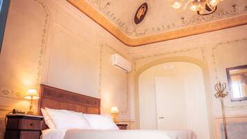 1 bedroom, minibar, desk, iron/ironing board