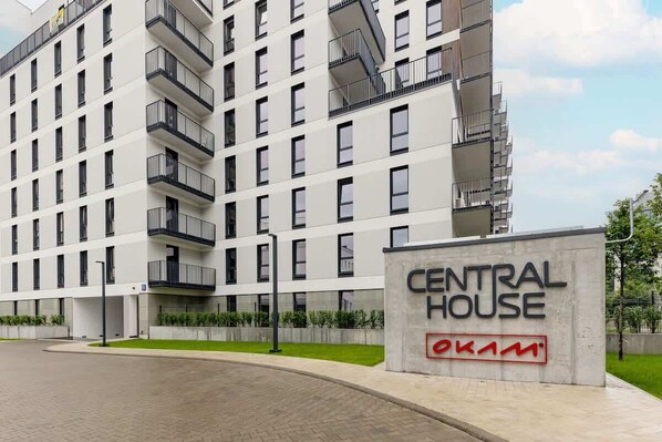 Exterior - Domaniewska 47A | Fashionable Studio | Parking (Warszawa)