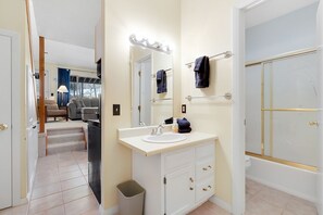 ヘアドライヤー、タオル