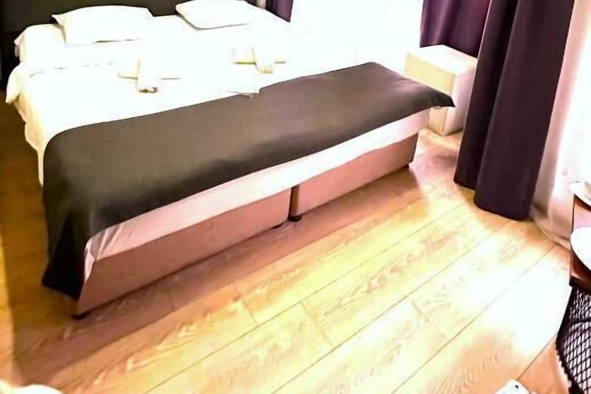 Standard Double Room, 1 Double Bed | WiFi (free)