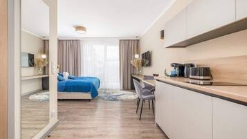 BĂŒgeleisen/BĂŒgelbrett, WLAN, BettwĂ€sche