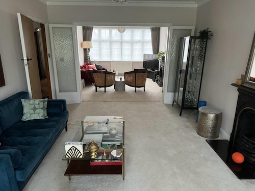 Cosy and Lovely 4-bed House in Stanmore