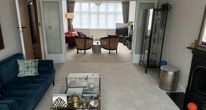 Cosy and Lovely 4-bed House in Stanmore