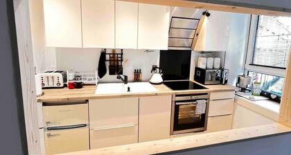 1-bed Apartment Sleeps 2 -free Parking -wifi & Tv