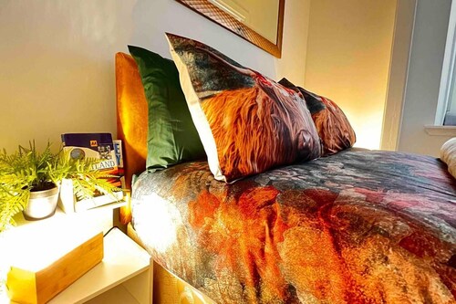 1-bed Apartment Sleeps 2 -free Parking -wifi & Tv