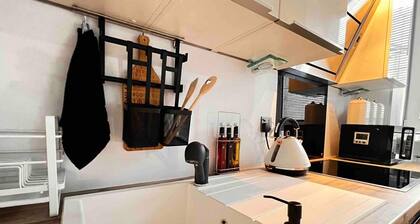 1-bed Apartment Sleeps 2 -free Parking -wifi & Tv