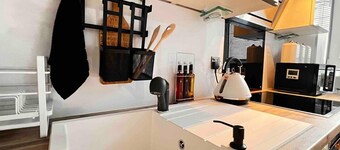 1-bed Apartment Sleeps 2 -free Parking -wifi & Tv