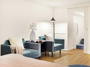 2 habitaciones, tabla de planchar con plancha, internet y ropa de cama 
