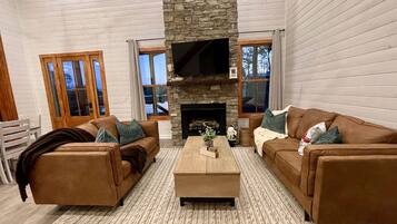 Smart-tv och eldstad