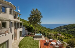 Biệt thự có tầm nhìn toàn cảnh | Hiên