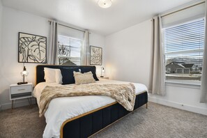 6 bedrooms, iron/ironing board, travel cot, WiFi