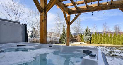 Huckleberry Lane Stunner | 6br 4ba | Hot Tub | Game Room | RV Parking | Massage Chair