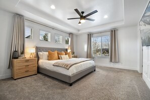 6 habitaciones, tabla de planchar con plancha, cuna de viaje y wifi 