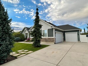 Exterior - Family groups, hot tub, sleeps 16, 6br4ba, firepit (Heber City)