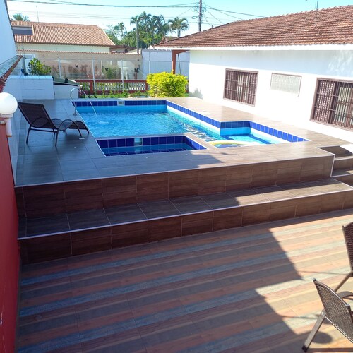 Casa com Piscina 350 Metros da Praia