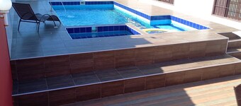 Casa com Piscina 350 Metros da Praia