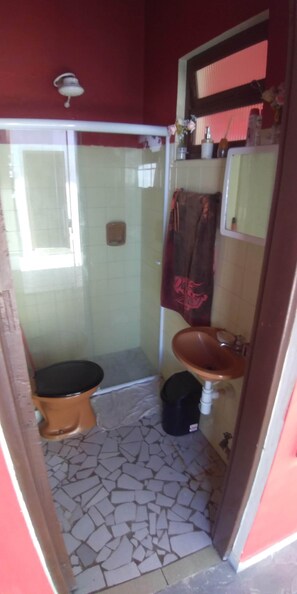 Douche, papier de toilette