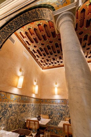 Food court - Arco de la Seda - Hotel Boutique (Seville)