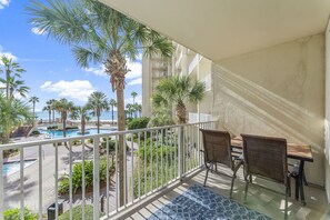 Outdoor dining - Shores of Panama 211~2 Bdrm/Sleeps 6 (Panama City Beach)