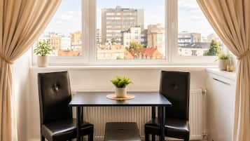 1 bedroom, individually decorated, individually furnished