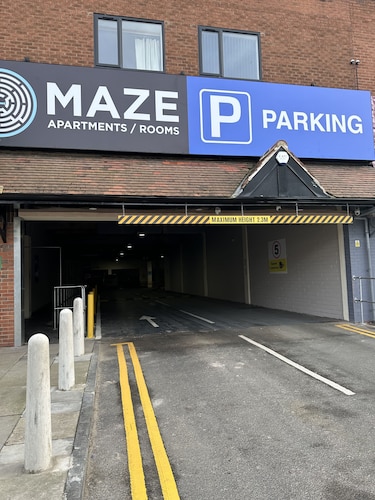 Maze Apartments and rooms