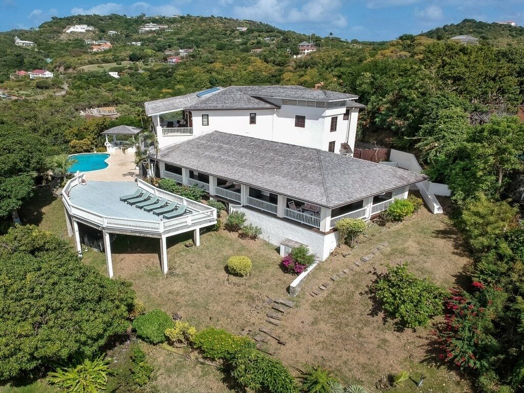 Vila, vários quartos | Fachada