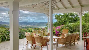 Vila, 2 quartos | Terraço/pátio